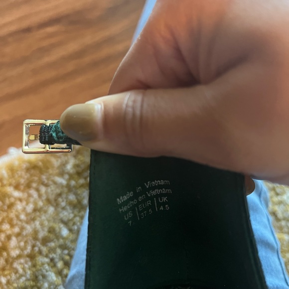 Ankle strap sandal and purse - Picture 5 of 9